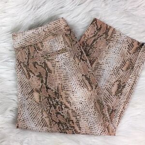 Monterey Club, Capri pants, NWT, Size 6.